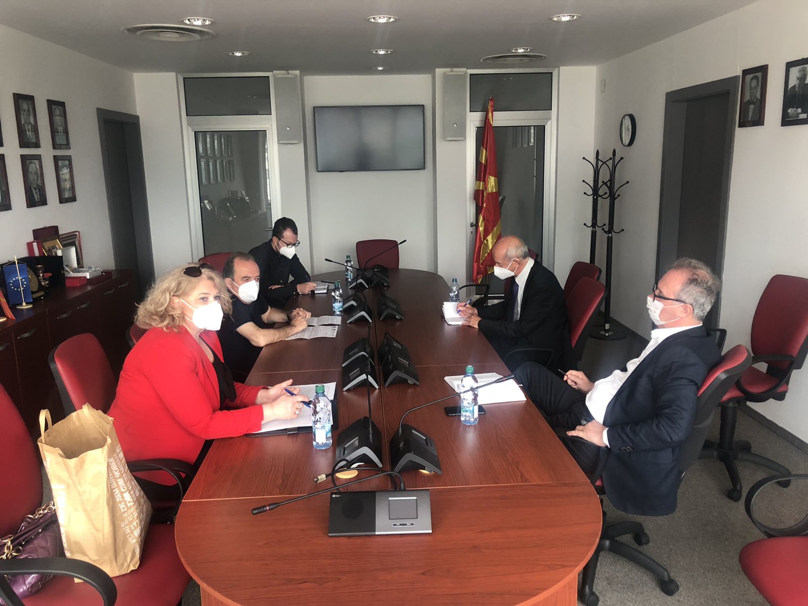 Default Alt